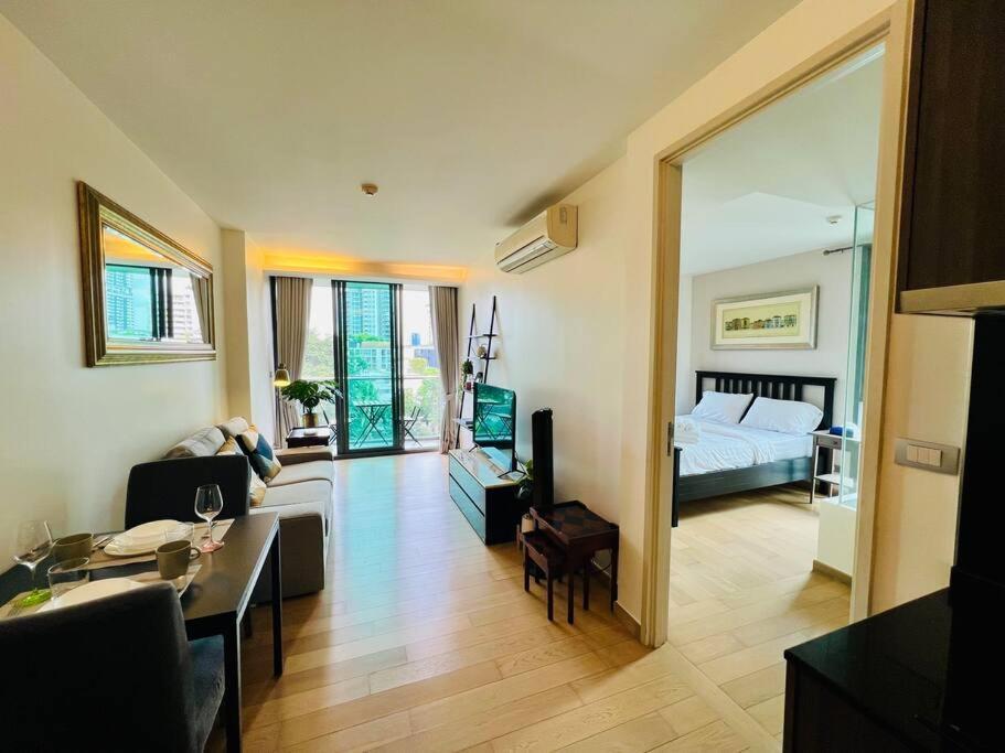Cozy Garden-view 1bed 1bath 700m Bts Thonglor, 500m Samitivej Hospital, Fast 500mbps Wifi